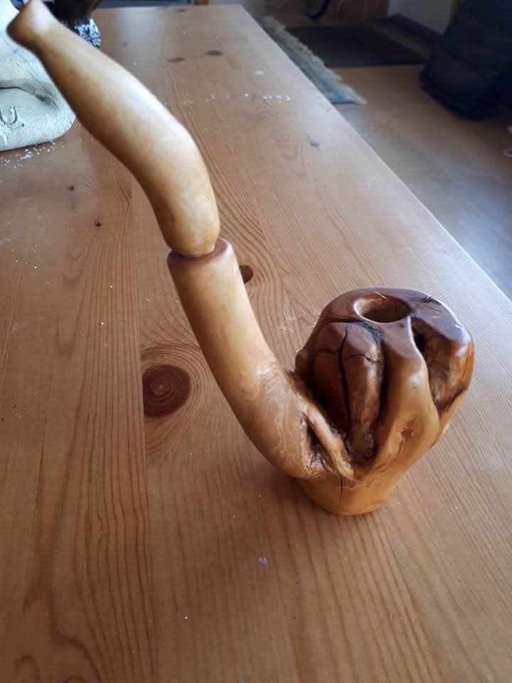 Övrigt av Kaj Utter: Pipa i äppleträd.